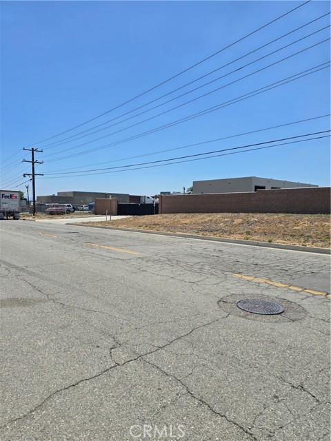 3130 Industrial Drive, Rialto CA: https://media.crmls.org/medias/27b59630-a125-4d14-8762-658eaf66d784.jpg