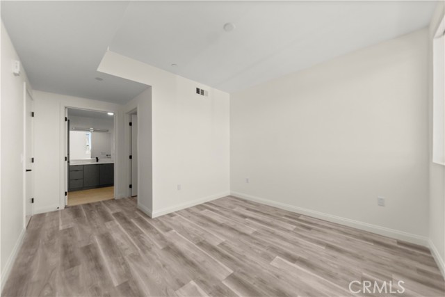 4850 Hollywood Boulevard, Hollywood CA: https://media.crmls.org/medias/27b5995d-e1aa-4a39-ae95-4d3ebfd9eeb2.jpg
