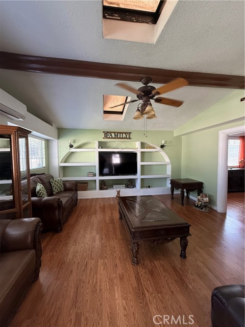 Detail Gallery Image 13 of 20 For 3461 Crownsworth, Corona,  CA 92879 - 3 Beds | 2 Baths