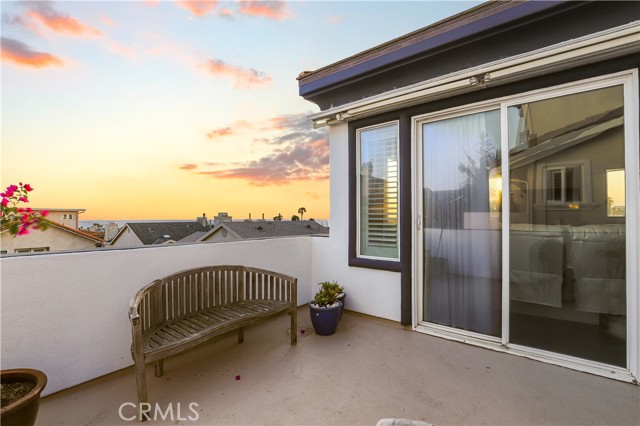 615 Lucia Avenue, Redondo Beach, California 90277, 4 Bedrooms Bedrooms, ,3 BathroomsBathrooms,Residential,Sold,Lucia,SB23104971