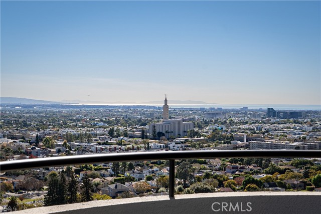 Detail Gallery Image 5 of 11 For 10560 Wilshire Bld #1706,  Los Angeles,  CA 90024 - 1 Beds | 1/1 Baths