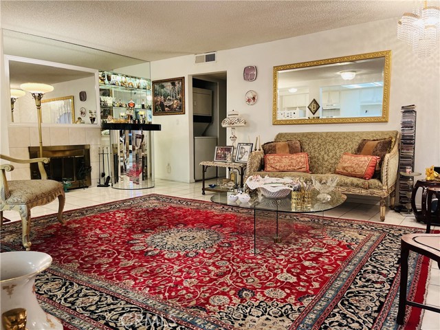 Detail Gallery Image 6 of 19 For 8020 Langdon Ave #101,  Van Nuys,  CA 91406 - 2 Beds | 2 Baths