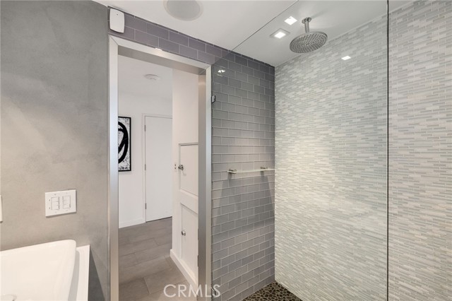 232 32nd Place, Manhattan Beach CA: https://media.crmls.org/medias/27b76bdc-2d26-43d1-8038-9c636bd9ec5d.jpg