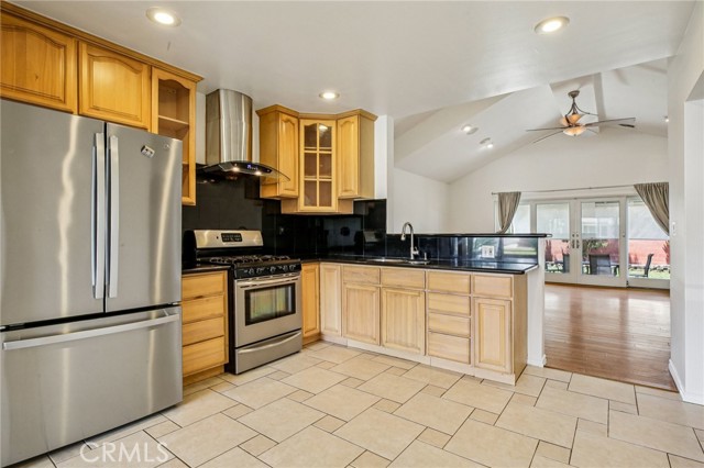 Detail Gallery Image 7 of 28 For 5033 Premiere Ave, Lakewood,  CA 90712 - 3 Beds | 2 Baths