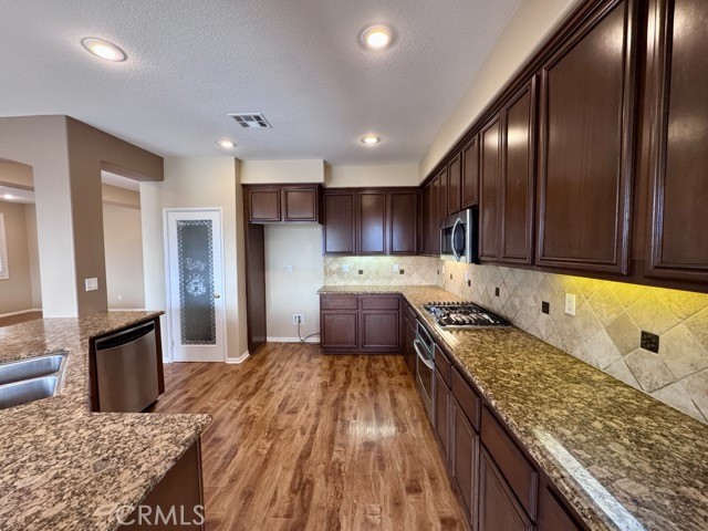 Detail Gallery Image 22 of 52 For 29188 Meandering Cir, Menifee,  CA 92584 - 4 Beds | 3 Baths