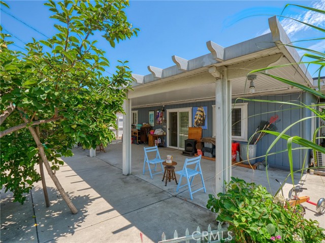 401 E Cherry Avenue, Monrovia CA: https://media.crmls.org/medias/27b8a728-3acc-4a06-91f2-9bbbb74a35f0.jpg