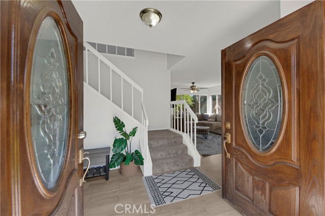 Detail Gallery Image 3 of 40 For 23706 Mill Valley Rd, Valencia,  CA 91355 - 5 Beds | 2/1 Baths