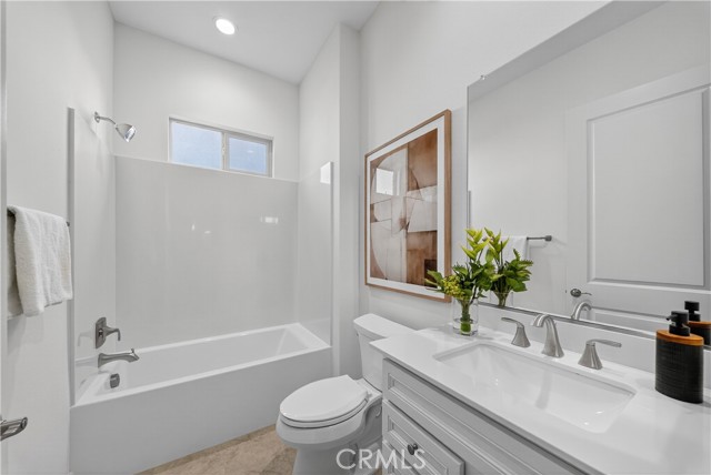 21219 Currant Ct, Chatsworth CA: https://media.crmls.org/medias/27bb075f-a152-41a5-8d57-c86ecf7d9ee3.jpg