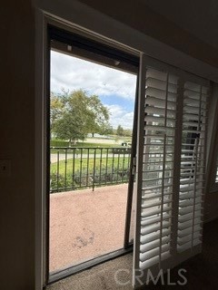 https://media.crmls.org/medias/27bb2e75-6468-40cd-a3bf-c909858e82d1.jpg?preset=X-Large