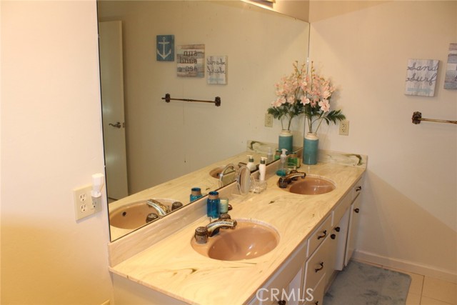 Detail Gallery Image 14 of 41 For 1909 Pineridge, Cambria,  CA 93428 - 2 Beds | 2 Baths