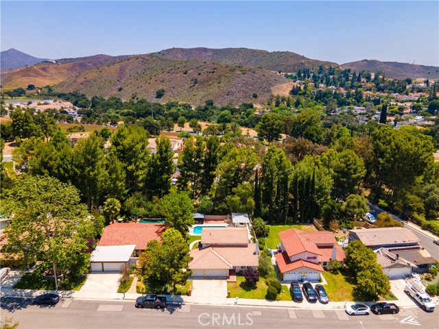 6120 Hedgewall Drive, Westlake Village CA: https://media.crmls.org/medias/27bc1423-9b6a-47ea-94eb-c0992e169925.jpg