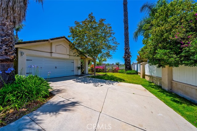 4 Saint Martin, Laguna Niguel CA: https://media.crmls.org/medias/27bc14ba-9b8f-49fe-b374-d4f5c5c7af3c.jpg