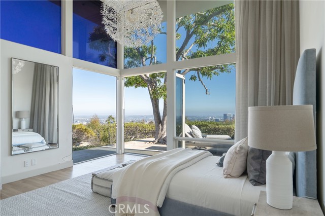 Detail Gallery Image 14 of 27 For 1436 Summitridge Dr, Beverly Hills,  CA 90210 - 4 Beds | 5/1 Baths