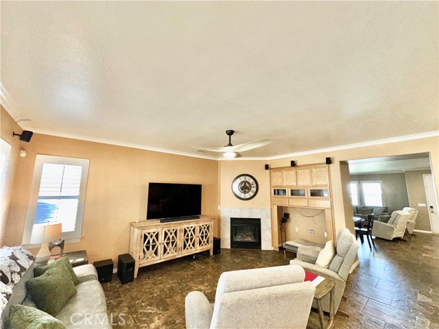 Detail Gallery Image 11 of 30 For 35579 Country Creek Dr, Yucaipa,  CA 92399 - 4 Beds | 2 Baths