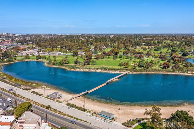 Detail Gallery Image 33 of 35 For 377 Roycroft Ave, Long Beach,  CA 90814 - 4 Beds | 2/1 Baths