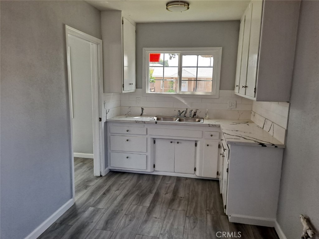 9811 San Carlos Ave, South Gate, CA 90280
