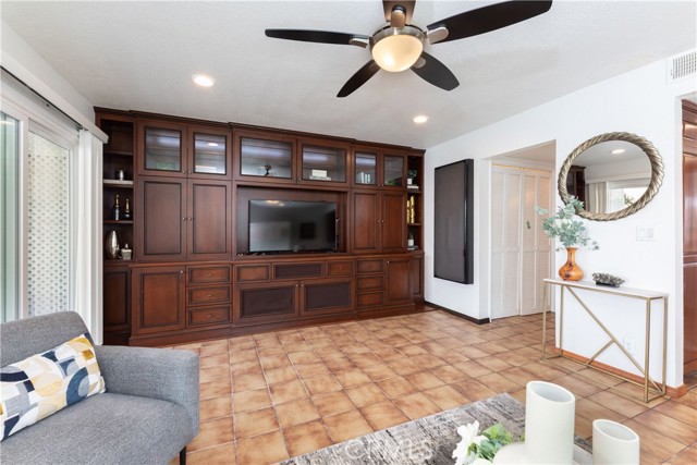 Detail Gallery Image 24 of 56 For 203 Utica Ave, Huntington Beach,  CA 92648 - 3 Beds | 2/1 Baths