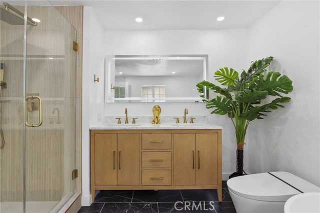 Detail Gallery Image 20 of 34 For 12635 Dorina Pl, Granada Hills,  CA 91344 - 5 Beds | 3/1 Baths