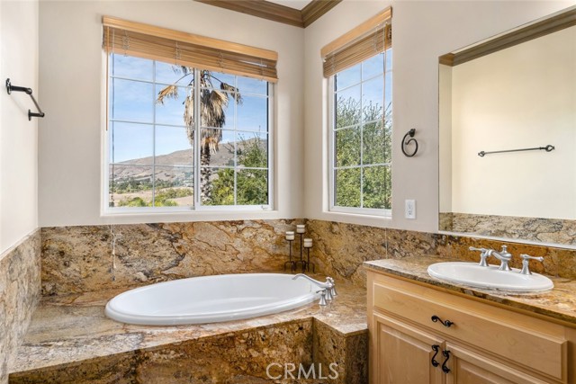 Detail Gallery Image 33 of 70 For 1590 Huckleberry Ln, San Luis Obispo,  CA 93401 - 4 Beds | 4 Baths