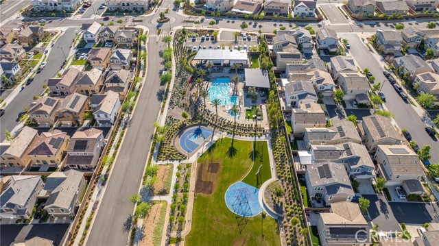 Detail Gallery Image 12 of 15 For 16725 Petrus Ln, Fontana,  CA 92336 - 3 Beds | 2/1 Baths