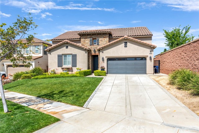 Detail Gallery Image 1 of 55 For 4886 Cloudcrest Way, Fontana,  CA 92336 - 4 Beds | 3/2 Baths