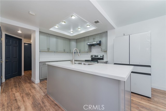 Detail Gallery Image 10 of 30 For 80 Stanford Ct #40,  Irvine,  CA 92612 - 2 Beds | 2 Baths