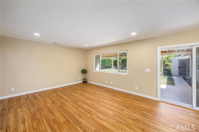 35345 Panorama, Yucaipa CA: https://media.crmls.org/medias/27bfc12f-5bc7-439d-9f80-225a93fe356a.jpg