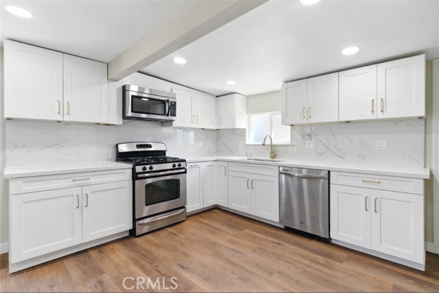 Detail Gallery Image 15 of 53 For 24557 4th St, San Bernardino,  CA 92410 - 3 Beds | 3 Baths