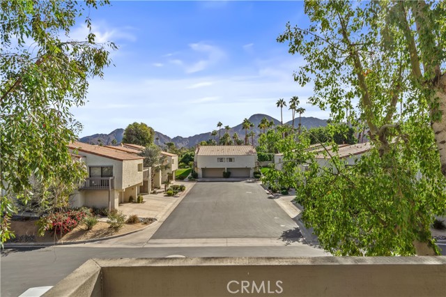 45436 Driftwood Drive, Palm Desert CA: https://media.crmls.org/medias/27c0a83d-0472-4b68-ad24-4da50745440e.jpg