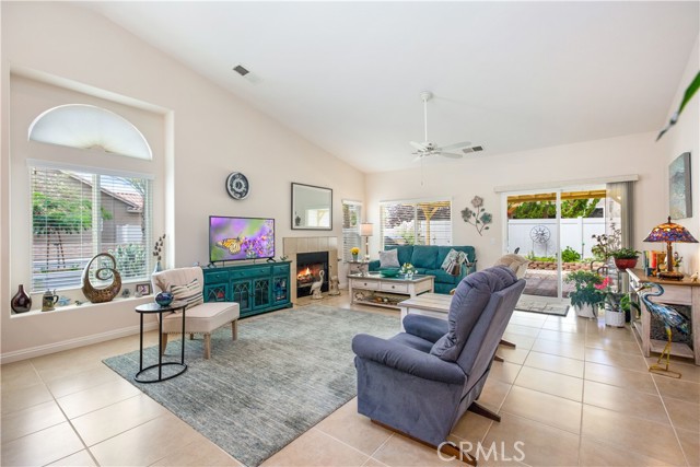 Detail Gallery Image 10 of 35 For 7397 Village Way, Yucca Valley,  CA 92284 - 3 Beds | 2 Baths