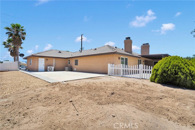 14572 Sultana Street, Hesperia CA: https://media.crmls.org/medias/27c10fe0-6339-483d-8d9b-eb9854e82710.jpg