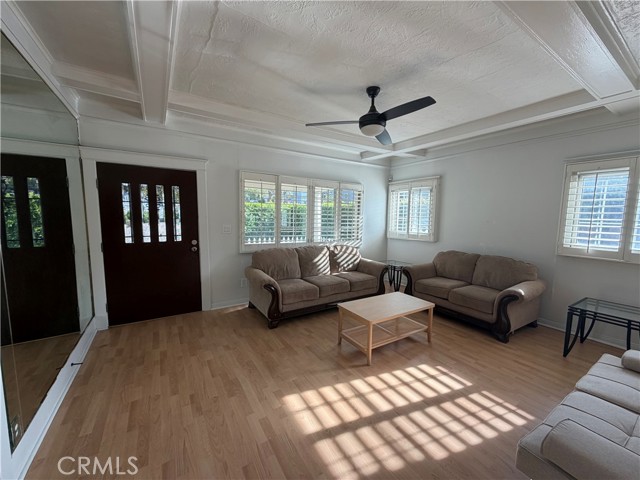 Detail Gallery Image 5 of 12 For 1201 Sanborn Ave, Los Angeles,  CA 90029 - 2 Beds | 1 Baths