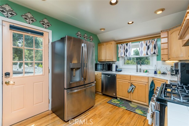 1967 Hilldale Drive, La Canada Flintridge CA: https://media.crmls.org/medias/27c1d308-542e-49e6-9f33-5d0bf075c4e2.jpg