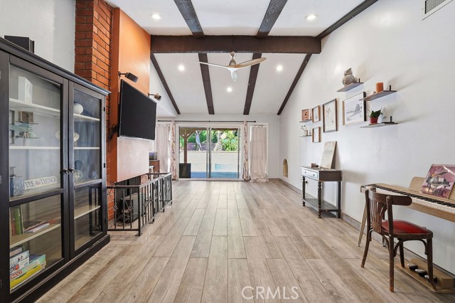 Detail Gallery Image 8 of 51 For 29223 Flowerpark Dr, Canyon Country,  CA 91387 - 3 Beds | 2 Baths