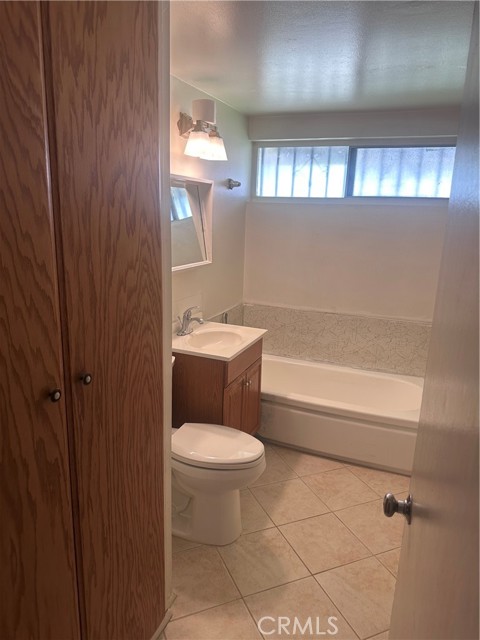 Detail Gallery Image 14 of 21 For 2248 Canterbury Ave, Pomona,  CA 91768 - 3 Beds | 2 Baths