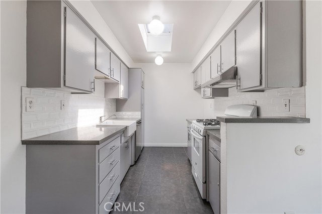 Detail Gallery Image 14 of 24 For 11138 Aqua Vista St #49,  Studio City,  CA 91602 - 0 Beds | 1 Baths