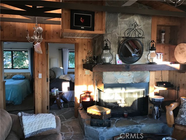 56564 Nelson Avenue, Yucca Valley CA: https://media.crmls.org/medias/27c48c43-e0e3-45f2-8a7a-f58d2a60896f.jpg
