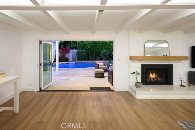 270 Cecil Place, Costa Mesa CA: https://media.crmls.org/medias/27c50a90-f2e9-4255-8265-efca50c0f561.jpg