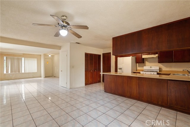 Detail Gallery Image 10 of 29 For 333 West Grand Avenue, Pomona,  CA 91766 - 3 Beds | 2 Baths