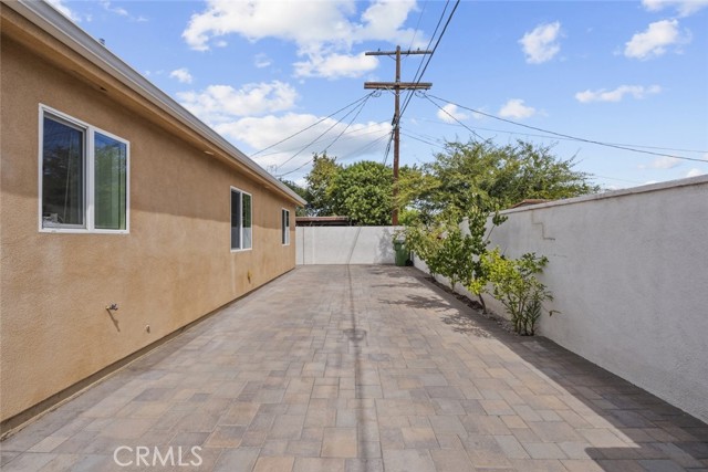 7420 Elmer Avenue, Sun Valley CA: https://media.crmls.org/medias/27c6ec38-9958-41ec-a588-eea951d08213.jpg