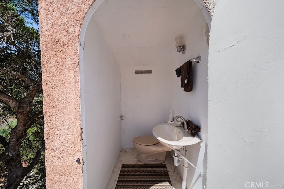 https://media.crmls.org/medias/27c7027b-35e6-44ba-a9d6-233487813163.jpg?preset=X-Large