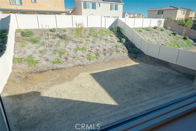 Detail Gallery Image 9 of 30 For 19536 Hanging Rock Rd., Lake Elsinore,  CA 92532 - 4 Beds | 3 Baths