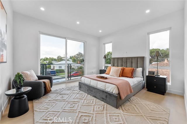 Detail Gallery Image 28 of 70 For 3932 S Minerva Ave, Los Angeles,  CA 90066 - 6 Beds | 6/1 Baths