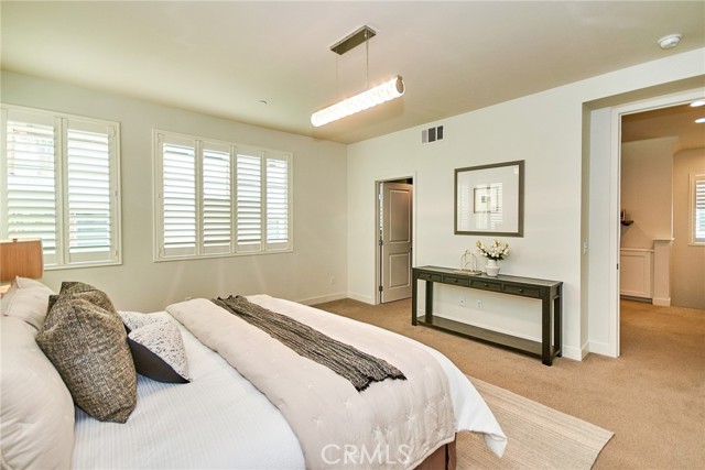 320 Magnet, Irvine CA: https://media.crmls.org/medias/27c8a444-cc65-4423-a4c8-43333068214c.jpg