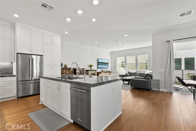 Detail Gallery Image 23 of 54 For 200 Newton, Lake Forest,  CA 92630 - 5 Beds | 4 Baths