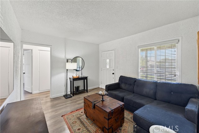 Detail Gallery Image 8 of 43 For 645 N 8th Ave, Upland,  CA 91786 - 3 Beds | 1 Baths