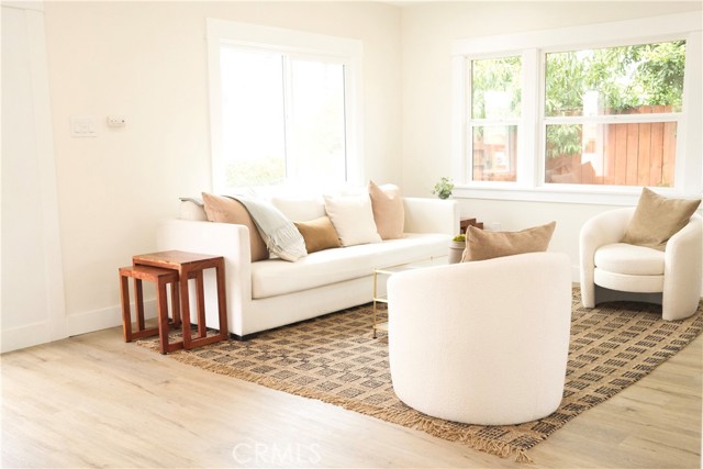 3222 E 10th Street, Long Beach CA: https://media.crmls.org/medias/27c9cc9f-4bd5-4c79-a762-31164e26a820.jpg