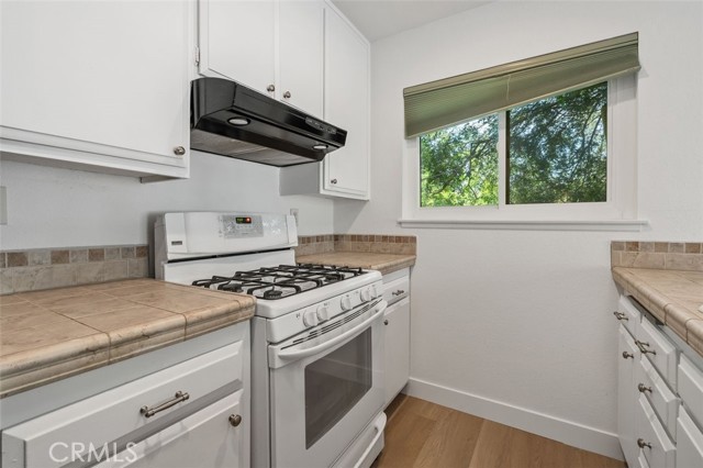 28862 Conejo View Drive, Agoura Hills CA: https://media.crmls.org/medias/27ca42c1-dfa6-4559-919e-febd3c625600.jpg
