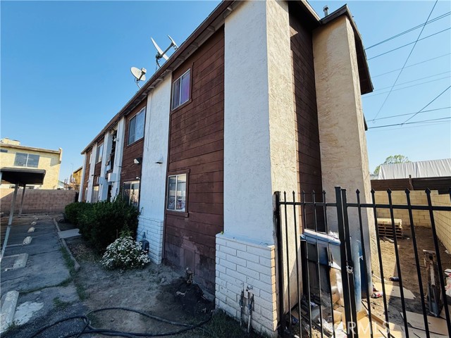 Detail Gallery Image 3 of 9 For 326 Stephens, Bakersfield,  CA 93304 - – Beds | – Baths