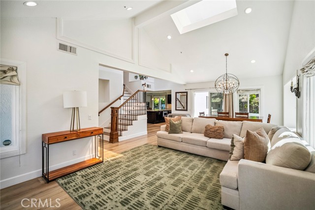 1205 Cerca, San Clemente CA: https://media.crmls.org/medias/27caba7f-a32e-443e-9a64-6127c778e4ff.jpg
